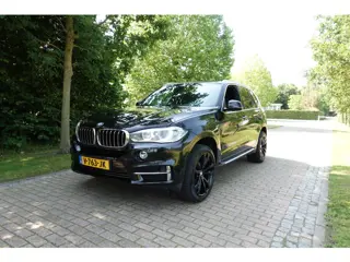 BMW X5 xDrive30d *GRIJS KENTEKEN * | Harman Kardon | Trekhaak | Adaptive Cruise | Stoelverwarming | 