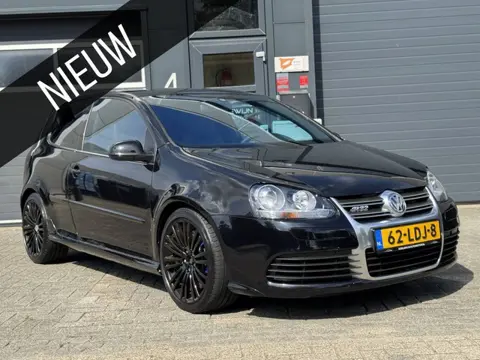 Volkswagen Golf - 3.2 R32