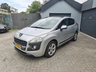 Peugeot 3008 1.6 VTi Première,Climate control,Cruise control,Panoramadak,Pakeersensoren,Trekhaak