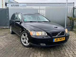 Volvo V70 2.5T Momentum-Clima-Cruise-Navi-APK 10-26