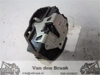 BMW 3-serie E91 2005-2012 Deurslot linksvoor