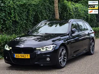 BMW 3-serie Touring 320i M Sport Ed volle optielijst Trekhaak Pano CarPlay 19inch M Velgen Stuurverw