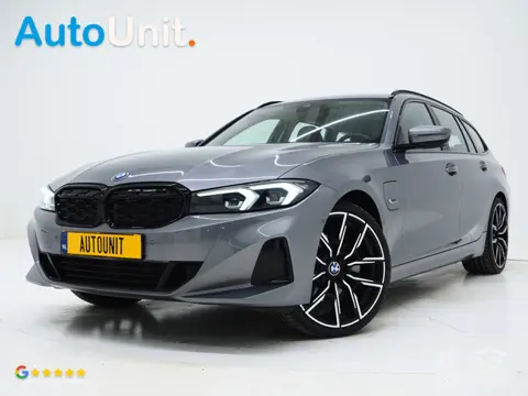 BMW 3 Serie Touring 320e LCI Shadow Line | Nieuw Model | Keyless | Camera | Dodehoekdetectie | Wides