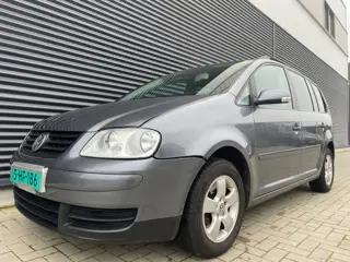 Volkswagen Touran 1.6-16V FSI Optive I