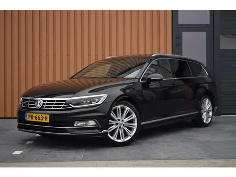 Volkswagen Passat 1.4 TSI 150pk DSG R-line | Pano | Leer | Virtual | Trekhaak | 19"