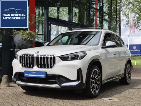 BMW X1 xDrive25e | SOH 95,71% | Panoramadak | Leder | Navigatie | PDC + camera | Stoelverwarming | L