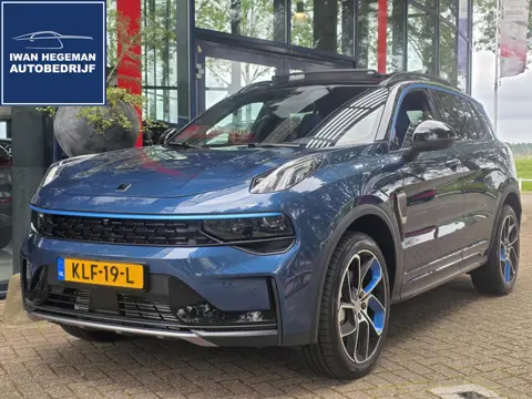 Lynk & Co 01 | Panoramadak | Stuurverwarming | Stoelverwarming | PDC + Camera | Navigatie | Apple Ca