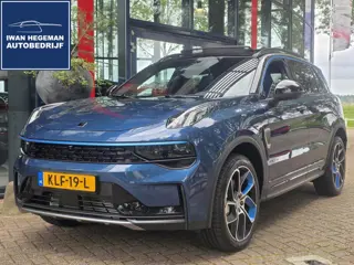 Lynk & Co 01 | Panoramadak | Stuurverwarming | Stoelverwarming | PDC + Camera | Navigatie | Apple Ca
