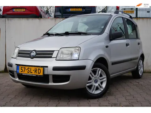 Fiat Panda 1.2 Emotion/AUTOMAAT/CLIMA/APK 01-2027/CARPLAY/PDC/