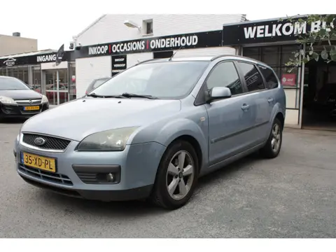 Ford Focus Wagon 1.6-16V Futura / Airco / Cruise / APK tot 20-04-2027