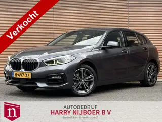 BMW 1-serie 118i Executive Edition Navi / Carplay / Lm Velgen / Sportstoelen