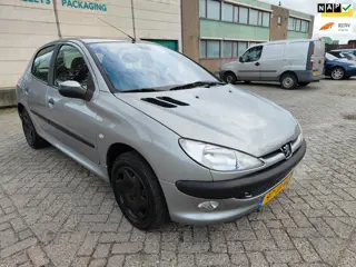 Peugeot 206 1.6-16V ( AUTOMAAT ) Airco