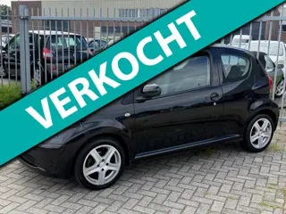 Toyota Aygo 1.0-12V Access! Airco l Centraal vergrendeling l LMV l Elek pakket l NIEUWE APK!