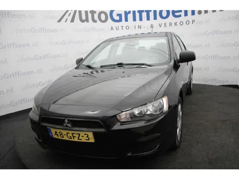 Mitsubishi Lancer Sports Sedan 1.8 Inform nette sedan met trekhaak