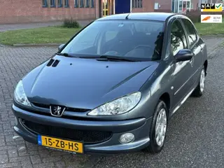Peugeot 206 1.4 Forever 5-Drs Airco Electr. pakket ABS Getint glas 2 x airbag Cruisecontrol Colorpak