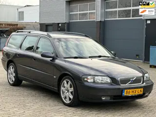 Volvo V70 2.4 Comfort Line AUTOMAAT AIRCO CLIMA TREKHAAK APK