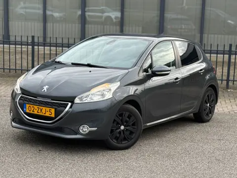 Peugeot 208 1.2 VTi Envy / APK / Riem vervangen