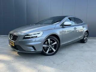 Volvo V40 1.5 T3 AUTOMAAT Polar+ Sport 1e EIGENAAR PANO DAK CAMERA HARMAN KARDON PARK ASSIST LED NAV