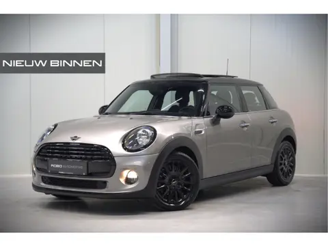 MINI Mini 1.5 Cooper Pepper | Panoramadak | Cruise Control | Apple Carplay | Navigatie | Climate Con