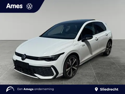 Volkswagen Golf 1.5 eHybrid 272pk DSG GTE | Panoramadak | Head-up Display | Top View camera