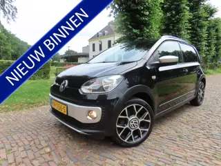 Volkswagen up! 1.0 cross up! BlueMotion Airco Cruisecontrol Navigatie Stoelverwarming Pdc LM Velgen
