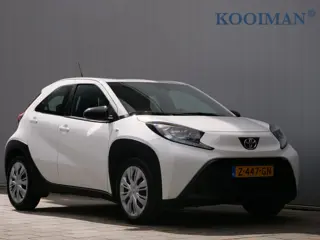 Toyota Aygo X 1.0 VVT-i S-CVT Play 73 Pk Automaat Camera / Apple Carplay / Automaat