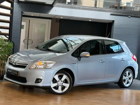 Toyota Auris 1.8 Full Hybrid Dynamic Business