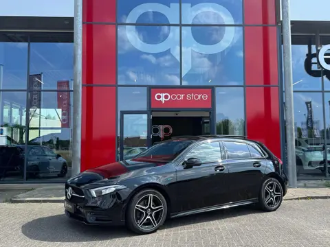 Mercedes-Benz A-klasse 250 e AMG | Panorama | Ambient Lighting | Carplay | Camera | BTW |