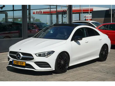 Mercedes-Benz CLA-klasse 180 Premium Plus AMG | Nightpakket | Panodak