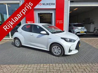 Toyota Yaris 1.5 Hybrid Active met parelmoer metallic
