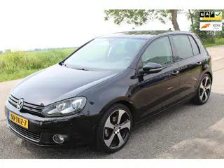 Volkswagen Golf 1.4 TSI Highline // AUTOMAAT //