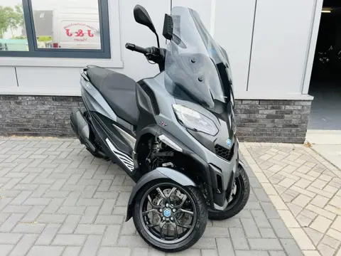 PIAGGIO MP3 530 HPE 2022 EXCLUSIVE ABS ASR LT AUTORIJBEWIJS