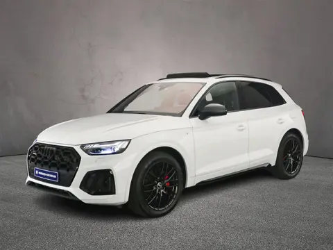 Audi Q5 50 TFSI e S edition Competition | Trekhaak | Luchtvering | Adaptieve Cruise | Panorama Dak |
