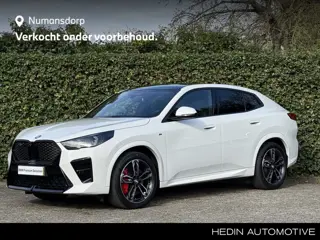 BMW iX2 eDrive20 | M-Sport Pro | 19'' | Panorama | Driv. Ass. Prof. | Head-Up | Stoelverw. | Getint 