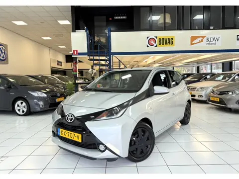 Toyota Aygo 1.0 VVT-i x-play (bj 2016)