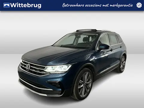 Volkswagen Tiguan 1.4 TSI eHybrid Elegance / AUTOMAAT/ PANO/ TREKHAAK/ DIGITAL DASH/ CRUISE/ CLIMA/ 