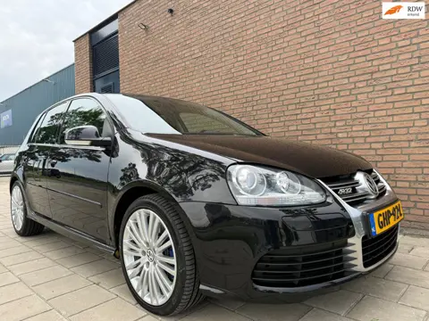 Volkswagen GOLF 3.2 R32