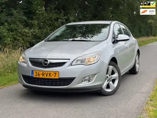 Opel Astra 1.4 Turbo Edition | " 149.000 " KM + Cruise Nu € 3.450,- !!!