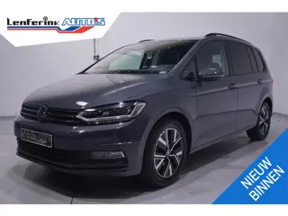 Volkswagen Touran 1.5 TSI Comfortline 7p Led koplampen Apple Carplay Panodak Winterpakket Trekhaak C