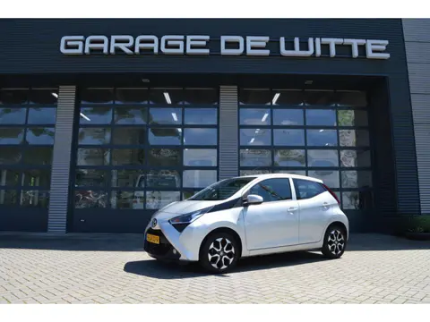 Toyota Aygo 1.0 VVT-i x-play limited automaat