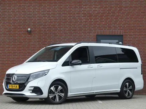 Mercedes-Benz EQV 300 L2 90kWh AMG Dubbel Cabine Luchtvering/Panoramadak/Burmester
