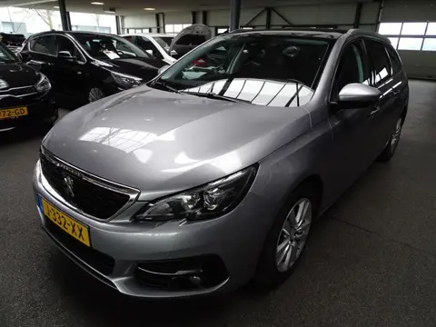 Peugeot 308 SW 1.2 PureTech Blue Lease Executive / Nieuwe Distributieriem / Panoramadak, Airco, PDC,