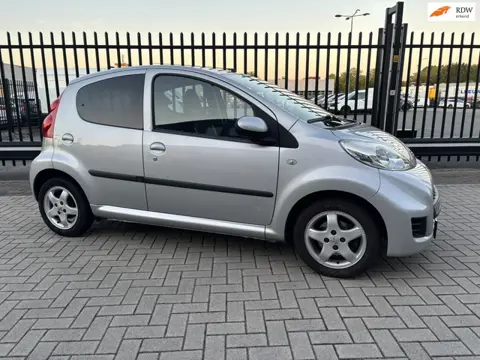 Peugeot 107 1.0-12V Black & Silver Leder Alcantara Airco