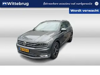 Volkswagen Tiguan 1.4 TSI ACT Highline Digitale dashboard | Panoramische schuif kantel dak |  Ledere