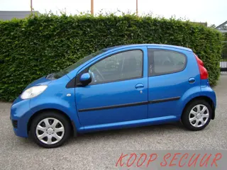 Peugeot 107 1.0-12V Urban Move Airco 5 Drs !! (bj 2010)