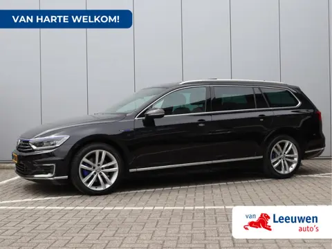 Volkswagen Passat Variant 1.4 TSI GTE Highline | SOH 72,9% | Pano | Trekhaak | Org. NL