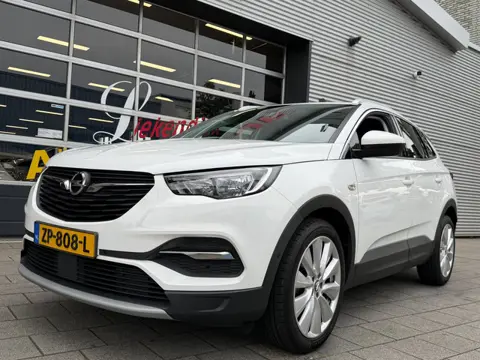 Opel Grandland X 1.2 Turbo Business Executive - Navigatie / Apple CarPlay I Airco I PDC I Sport pakk
