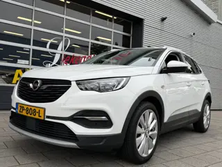 Opel Grandland X 1.2 Turbo Business Executive - Navigatie / Apple CarPlay I Airco I PDC I Sport pakk