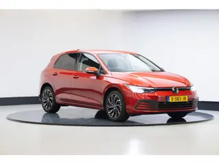 Volkswagen Golf 1.0 TSI Life | Comfort | Carplay | Stoelv. | Camera |