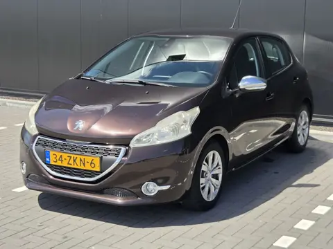 Peugeot 208 1.4 VTi Envy Cruise control